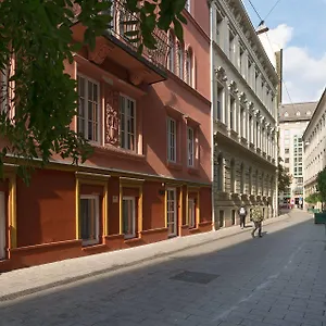 Hotel Bastion, Budapest