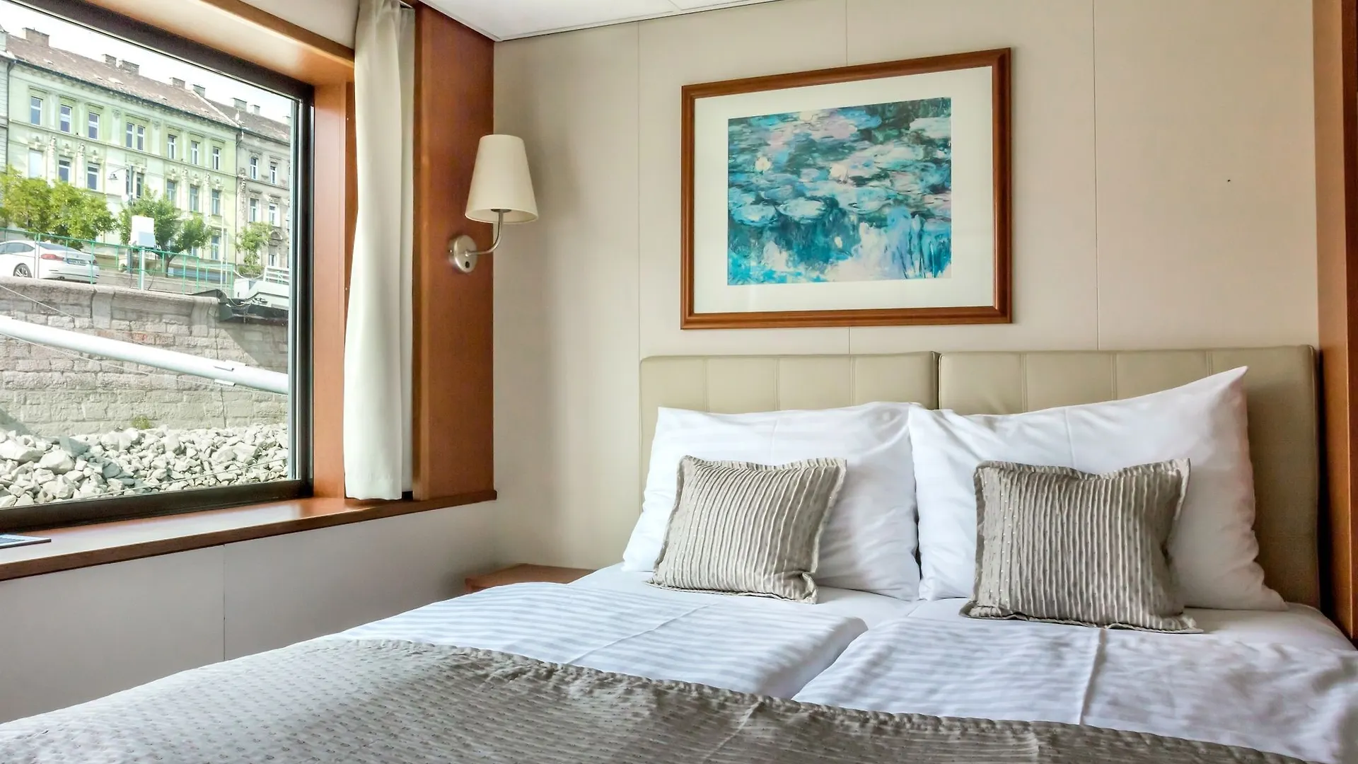 ****  Onriver Hotels - Ms Maribelle Budapest Hungary