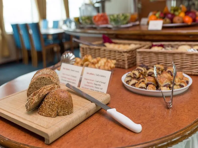 Onriver Hotels - Ms Maribelle Budapest
