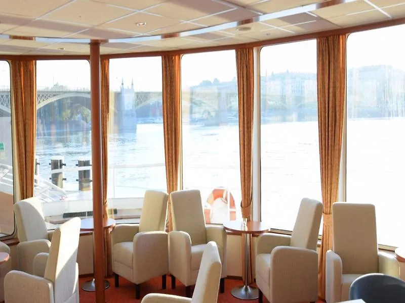 ****  Onriver Hotels - Ms Maribelle Budapest Hungary